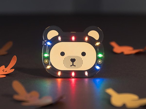 zářící LED světla v soupravě Bearables Bear Kit