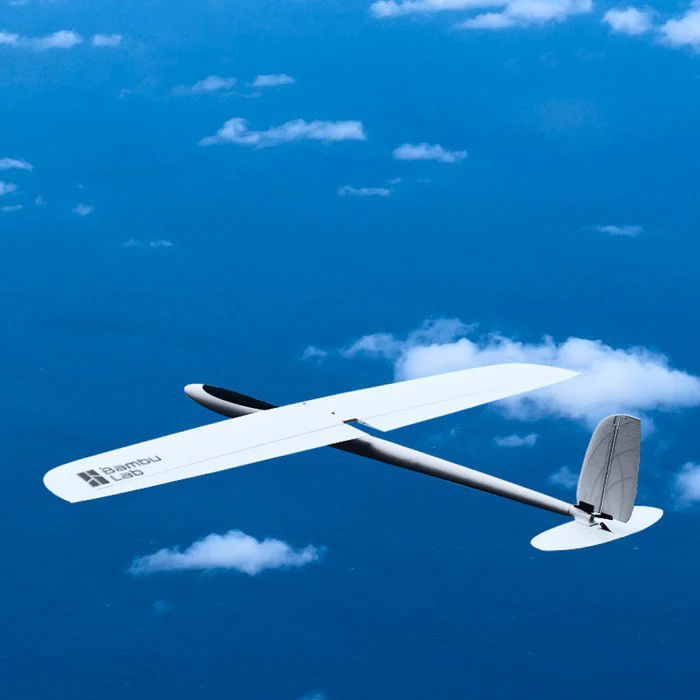 Bambu Lab PLA Aero Filament 1,75 mm 1 kg - s opakovaně použitelnou cívkou - šedá