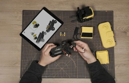 CyberBrick Beginner Hardware Kit - ZK004 - sada pro stavbu a programování modelů na dálkové ovládání - Bambu Lab