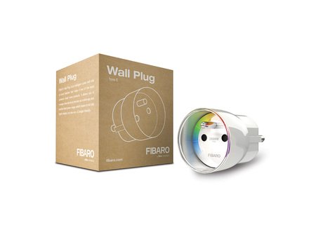 Chytrá zásuvka Fibaro Wall Plug leží na bílém pozadí s krabicí.