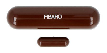 Hnědý inteligentní senzor otevírání dveří a oken Fibaro leží na bílém pozadí.