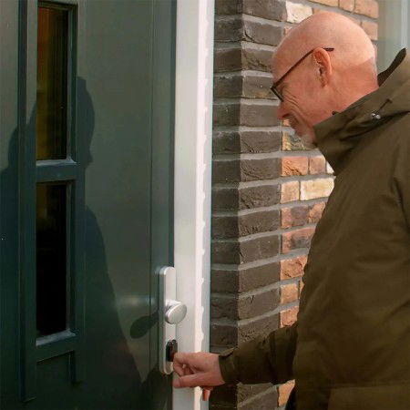 Shelly LOQED Chytrý zámek - WiFi / Bluetooth chytrý zámek dveří - aplikace pro Android / iOS - stříbrný